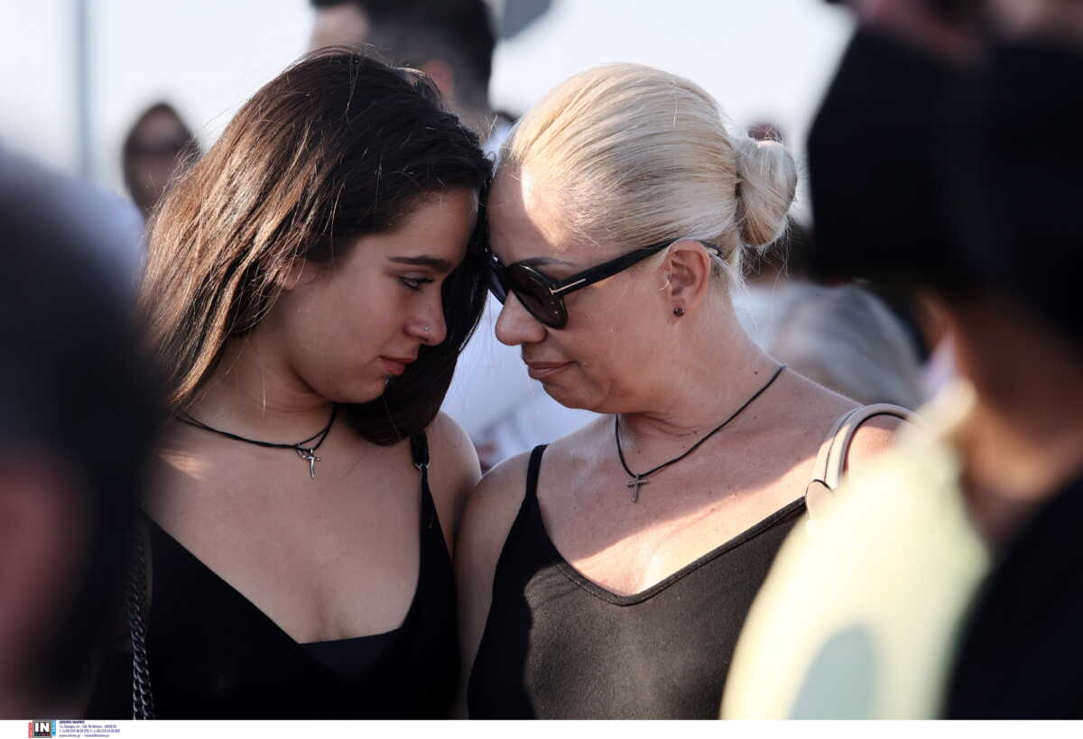 Μάτι: Ράγισαν καρδιές στο μνημόσυνο για τα τέσσερα χρόνια από την τραγωδία