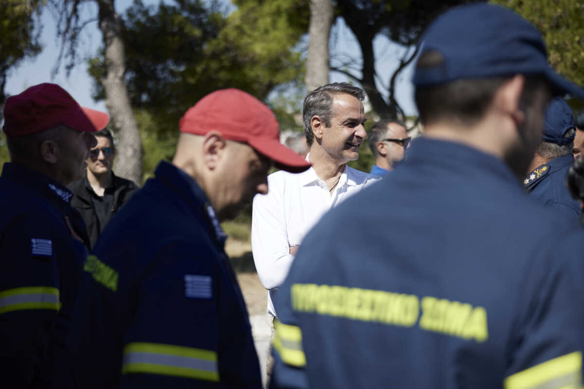 Τσίπρας για επίσκεψη Μητσοτάκη στην Πεντέλη: Τόσα χαμόγελα, τόση ευτυχία