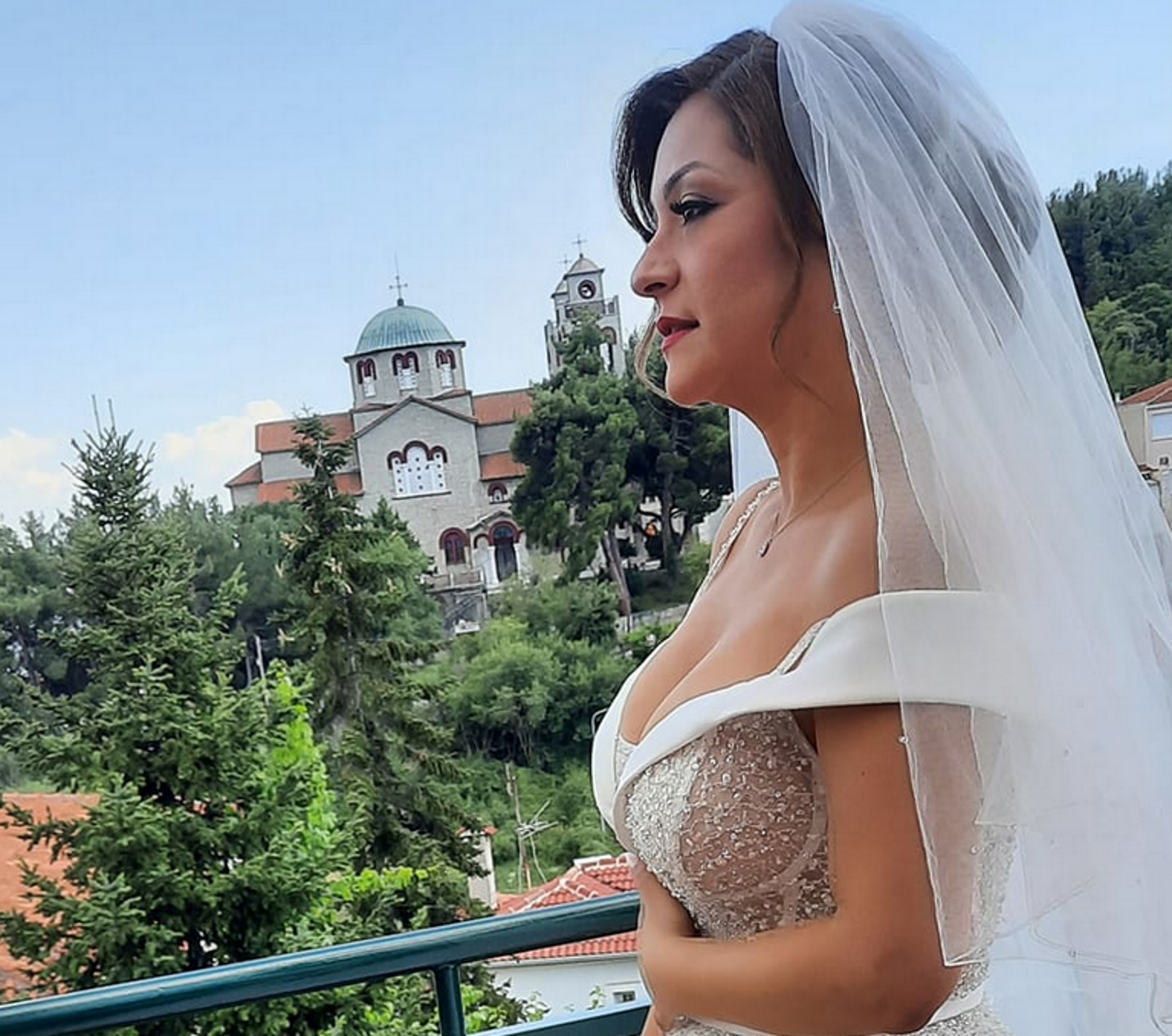 Κοζάνη: Ντύθηκε νύφη η κόρη βουλευτή της ΝΔ – Ο λαμπερός γάμος και η δεξίωση στο Βελβεντό