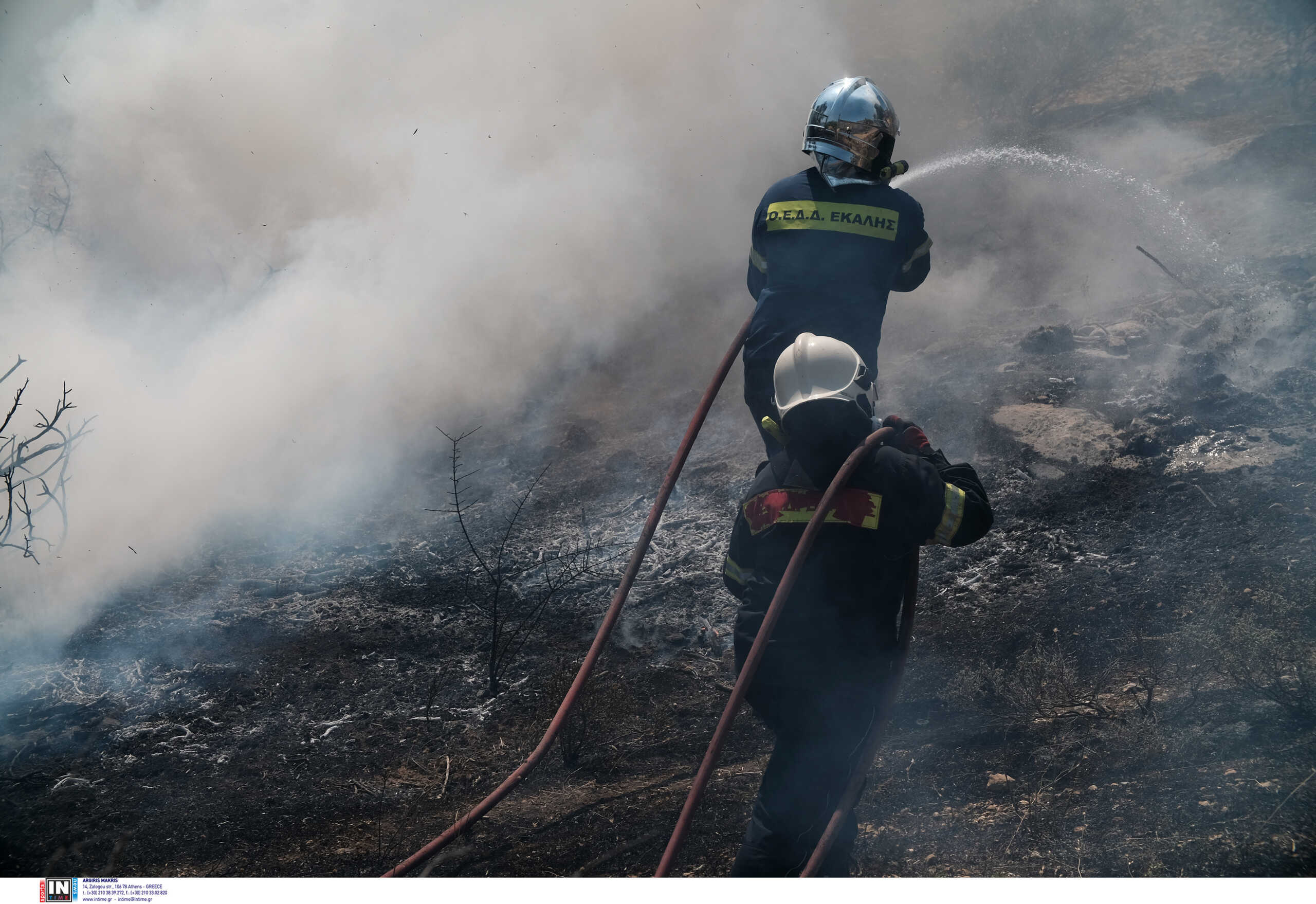 Σε ύφεση η φωτιά στην Πεντέλη – Δεν υπάρχει ενεργό μέτωπο – Μικρές εστίες σε Διώνη, Δασαμάρι, Ανθούσα, Παλλήνη, Ντράφι