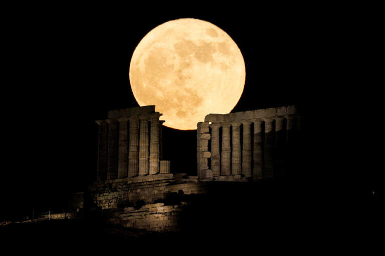 «Φεγγάρι του Ελαφιού»: Απόψε η Πανσέληνος Ιουλίου, η μεγαλύτερη και φωτεινότερη του 2022