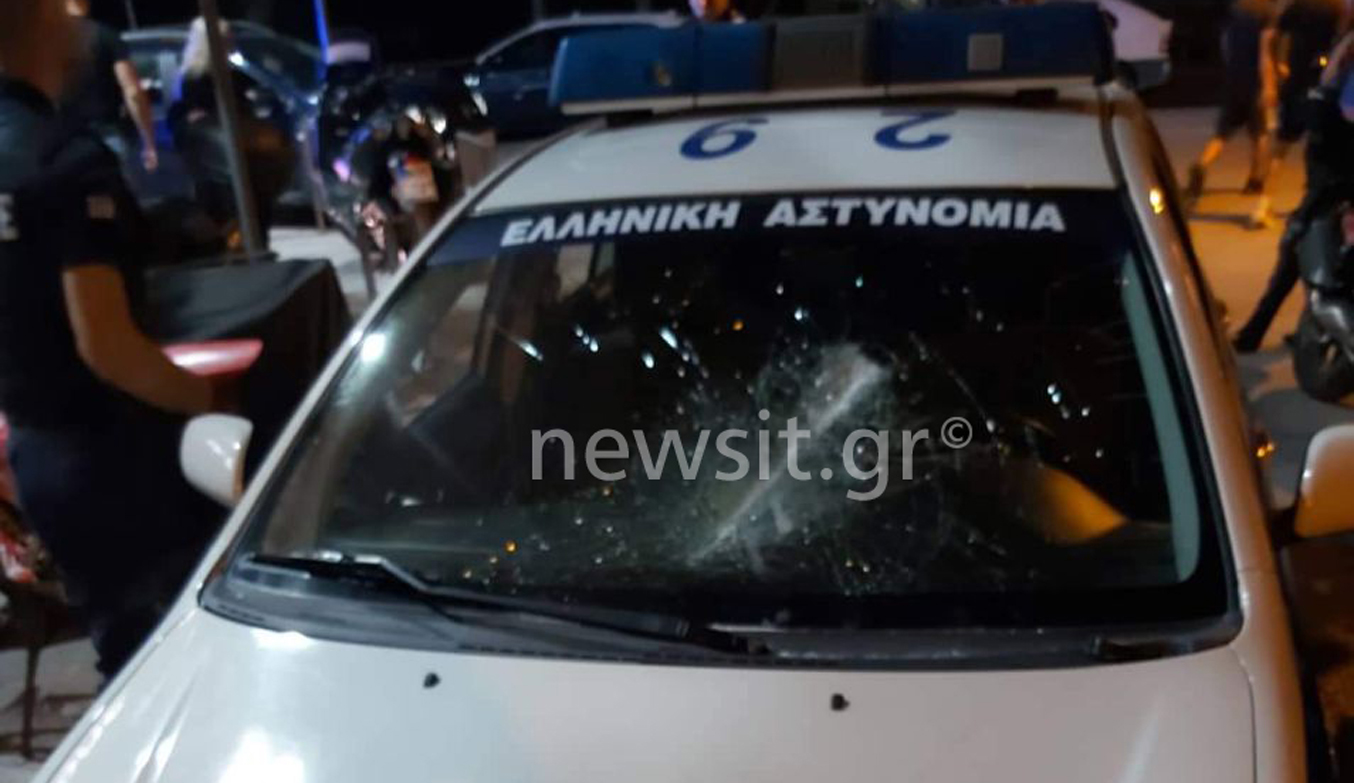 Θεσσαλονίκη: Επίθεση Ρομά σε αστυνομικούς στην Μενεμένη – Έσπασαν το περιπολικό
