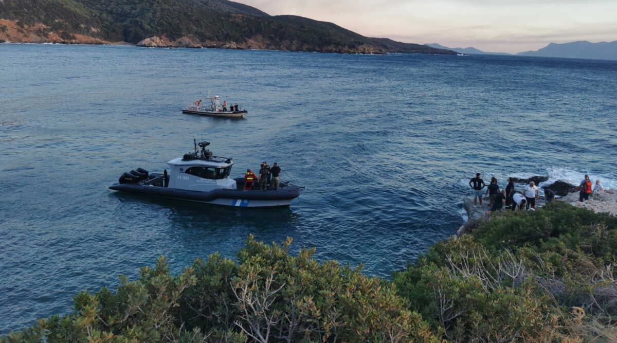 Πτώση ελικοπτέρου στη Σάμο: «Μια ριπή ανέμου μας έφερε τούμπα» – Συγκλονίζει ο μηχανικός που διασώθηκε