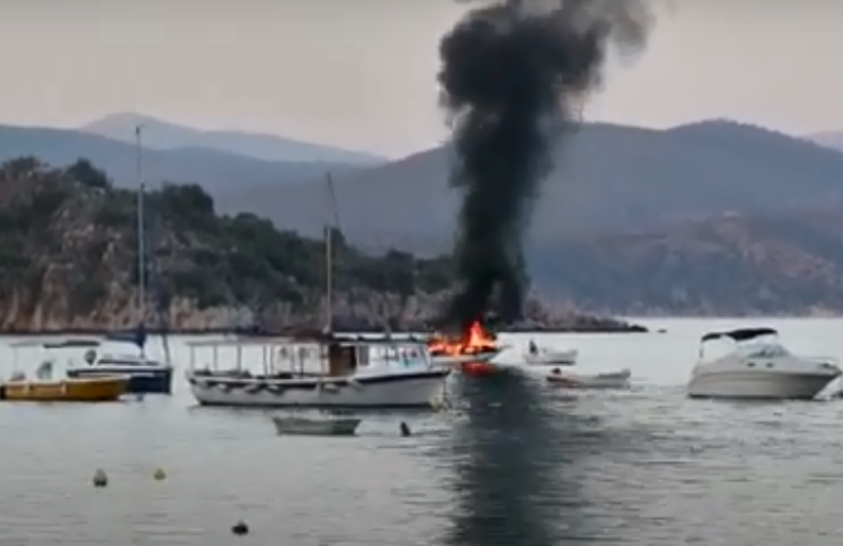 Τολό: Έκρηξη σε σκάφος έξω από το λιμάνι – Στο νοσοκομείο με εγκαύματα δύο γυναίκες