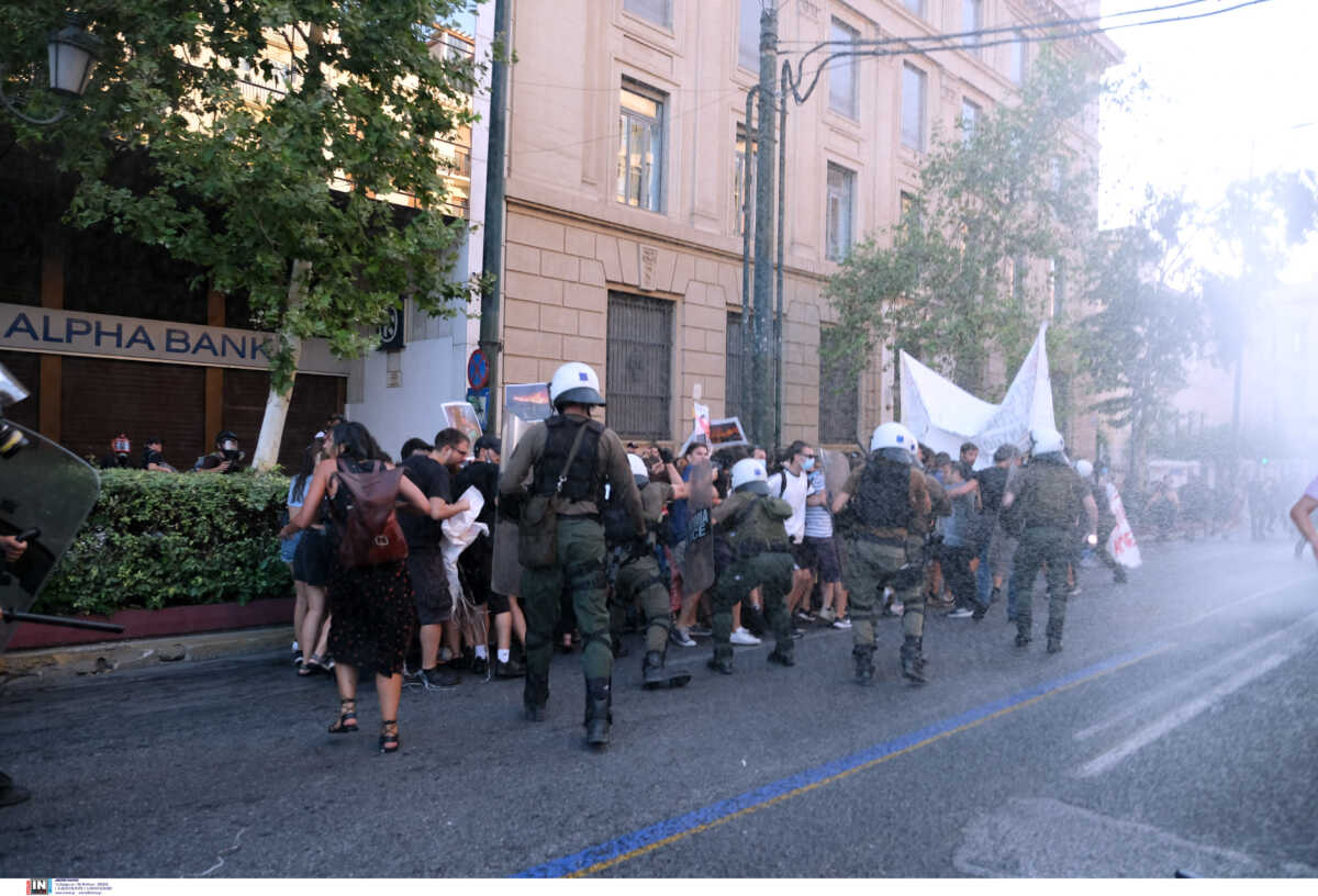 Δίωξη για πλημμέλημα στους τέσσερις συλληφθέντες για τα επεισόδια στο Σύνταγμα