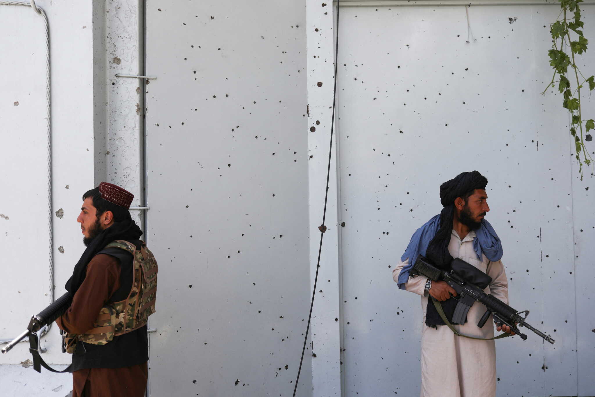 Талибан исключили из списка террористов. Афганский Бен Ладен. Глава Талибана в Афганистане 2022. Афганистан боевики талибы.