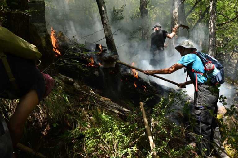 Γρεβενά: Κάτοικοι κάνουν έκκληση να σωθεί από τη φωτιά ο εθνικός δρυμός Βάλια Κάλντα