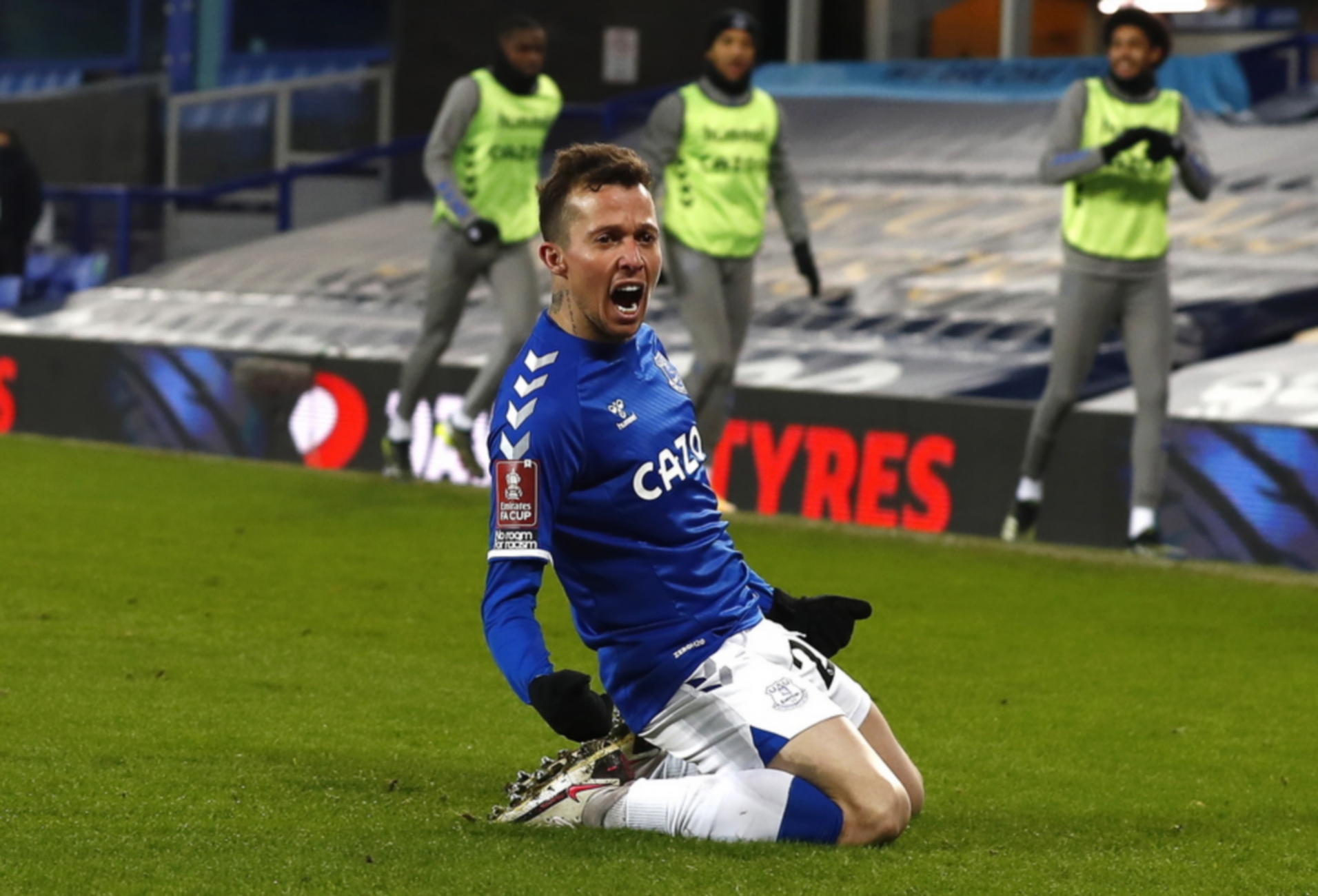 epa09002395 Everton's Bernard celebrates after scoring the 5-4 lead during the English FA Cup fifth round soccer match between Everton FC and Tottenham Hotspur in Liverpool, Britain, 10 February 2021.  EPA