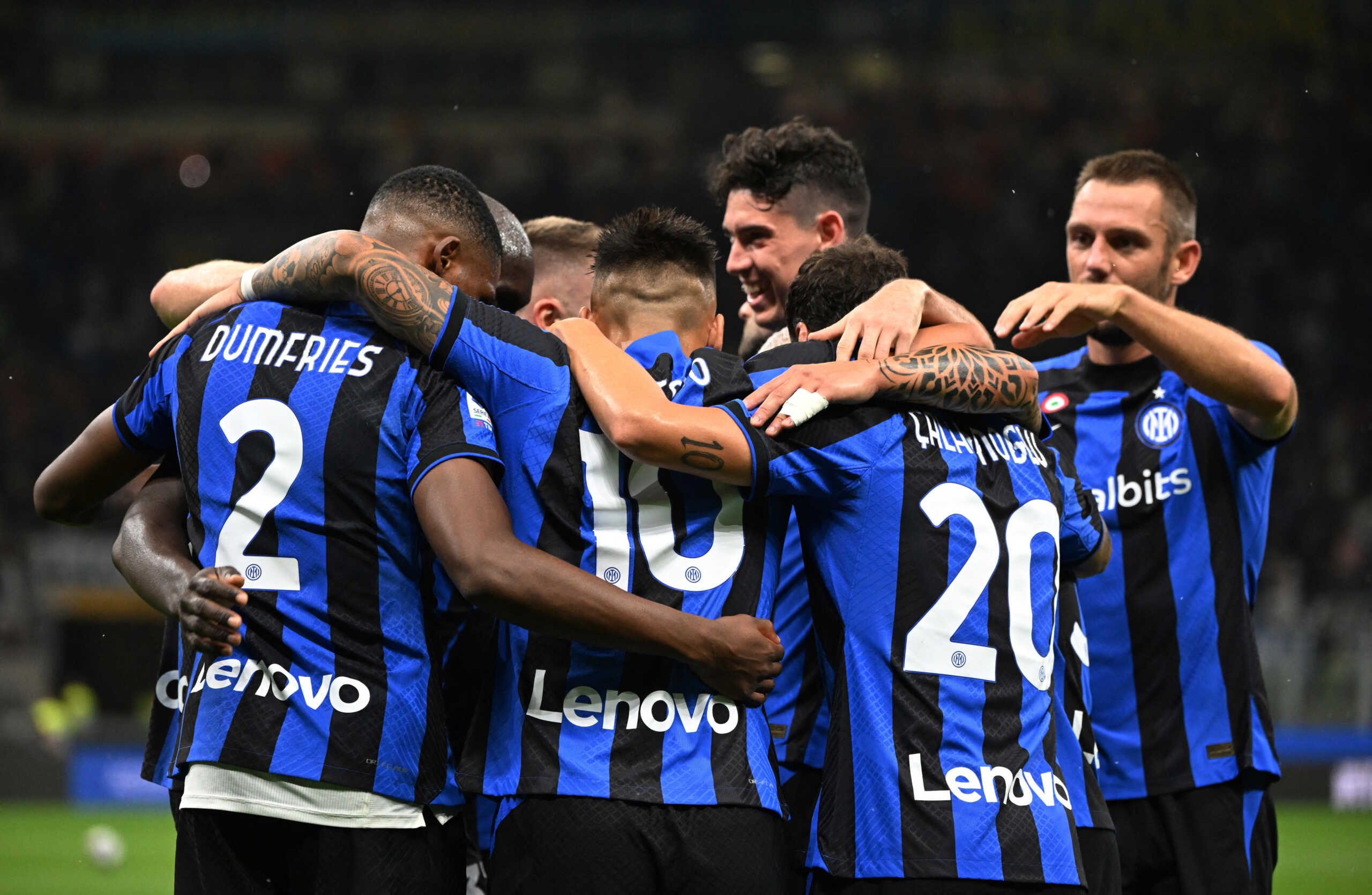 Soccer Football - Serie A - Inter Milan v Spezia Calcio - San Siro, Milan, Italy - August 20, 2022 Inter Milan's Hakan Calhanoglu celebrates scoring their second goal with Lautaro Martinez, Denzel Dumfries and teammates REUTERS