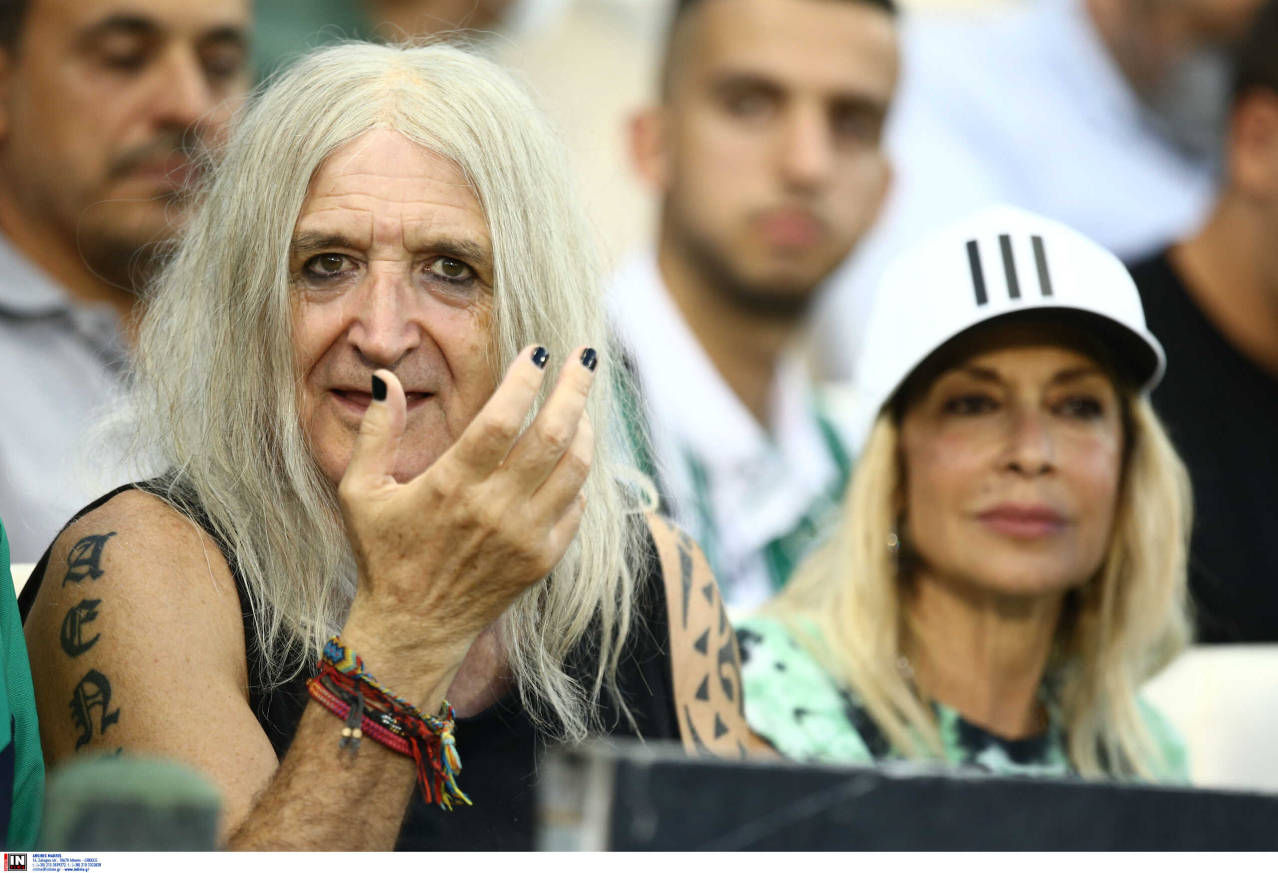 Νίκος Καρβέλας: Απίστευτος χαβαλές στα social media με την εμφάνισή του στο γήπεδο του Παναθηναϊκού