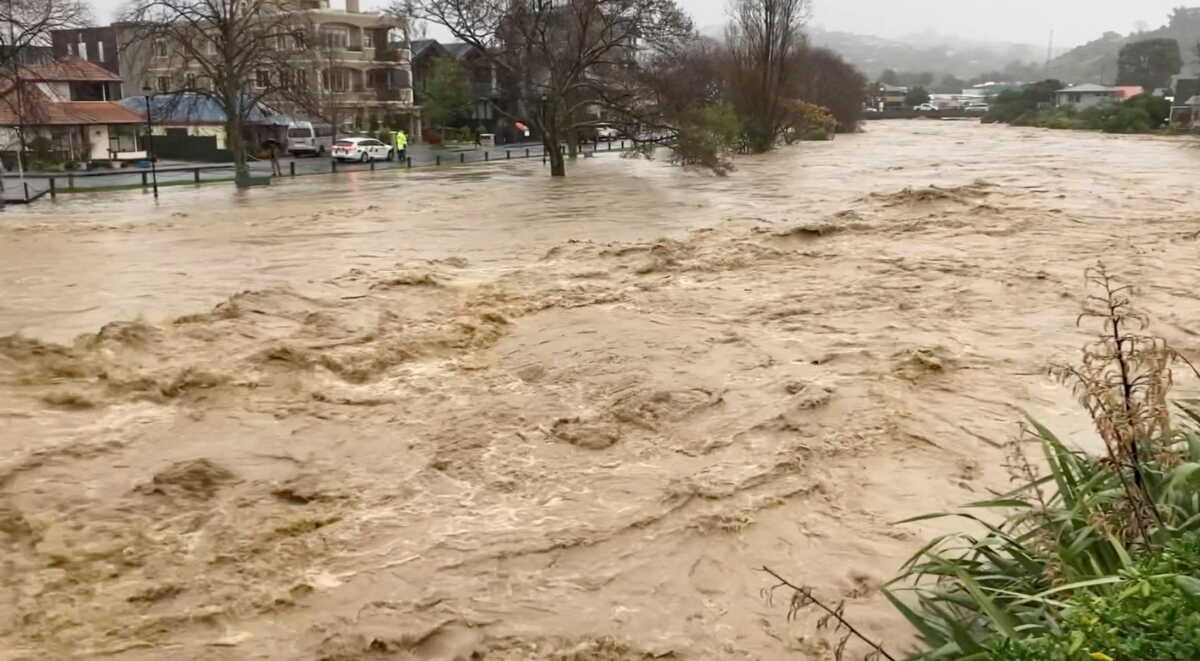 Νέα Ζηλανδία: Καταρρακτώδεις βροχές και πλημμύρες – Εικόνες καταστροφής