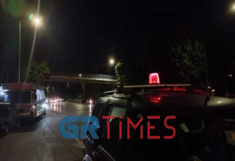 Θεσσαλονίκη: Ανέβηκε σε πεζογέφυρα και απειλούσε να πέσει