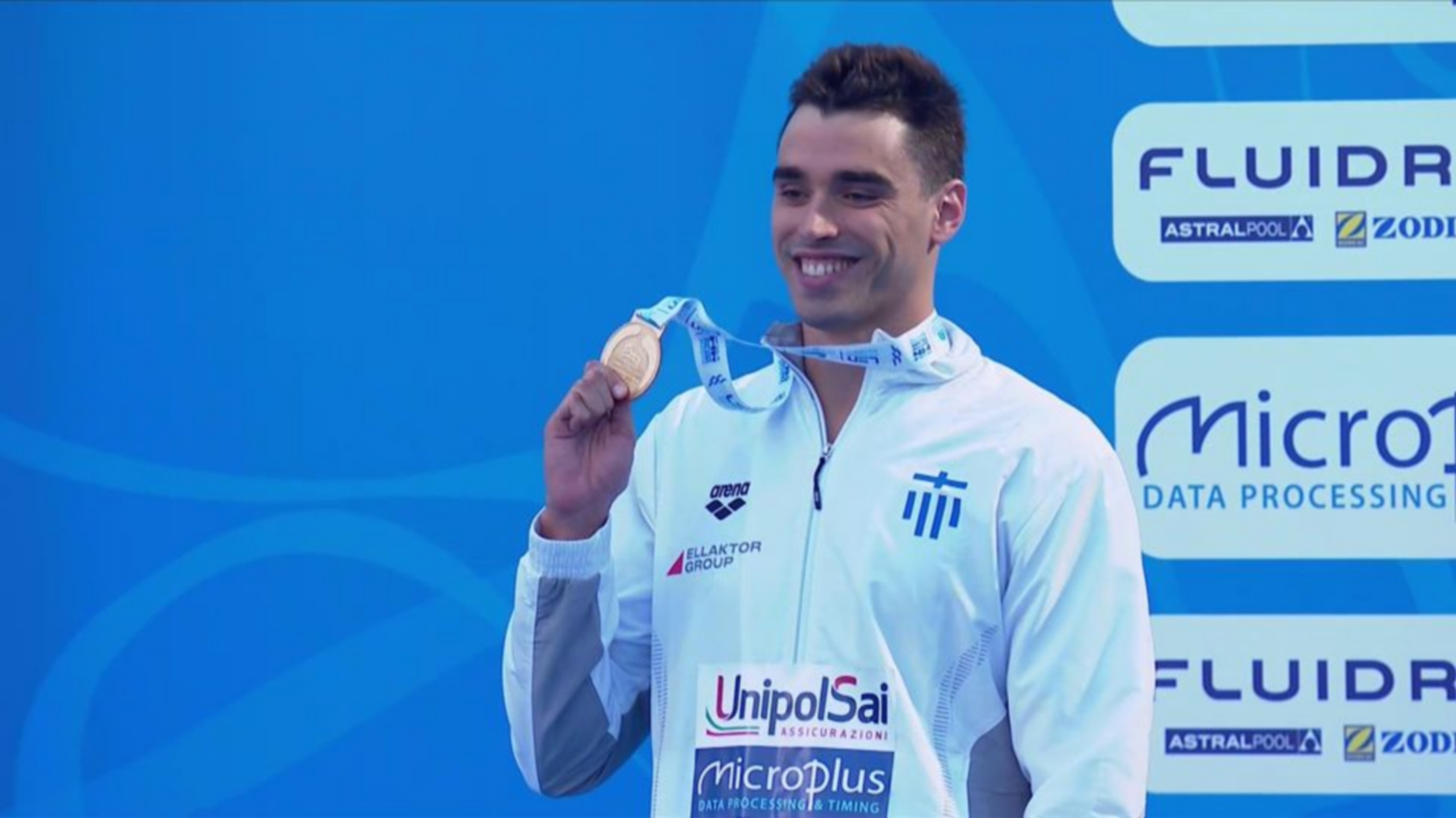Απόστολος Χρήστου: Η απονομή για το χρυσό μετάλλιο του Έλληνα πρωταθλητή της κολύμβησης