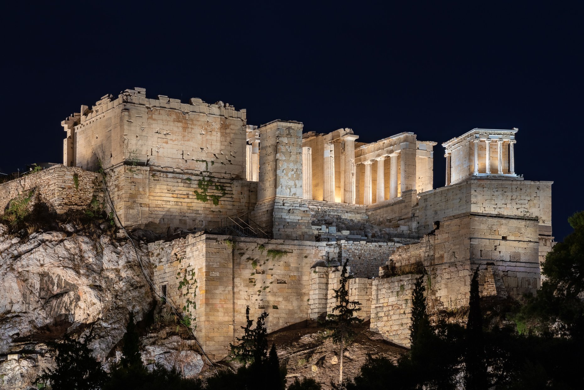 Ακρόπολη: Το σχέδιο για την ανάδειξη των τειχών – Αρχαιολογικές διαδρομές και περίπατοι