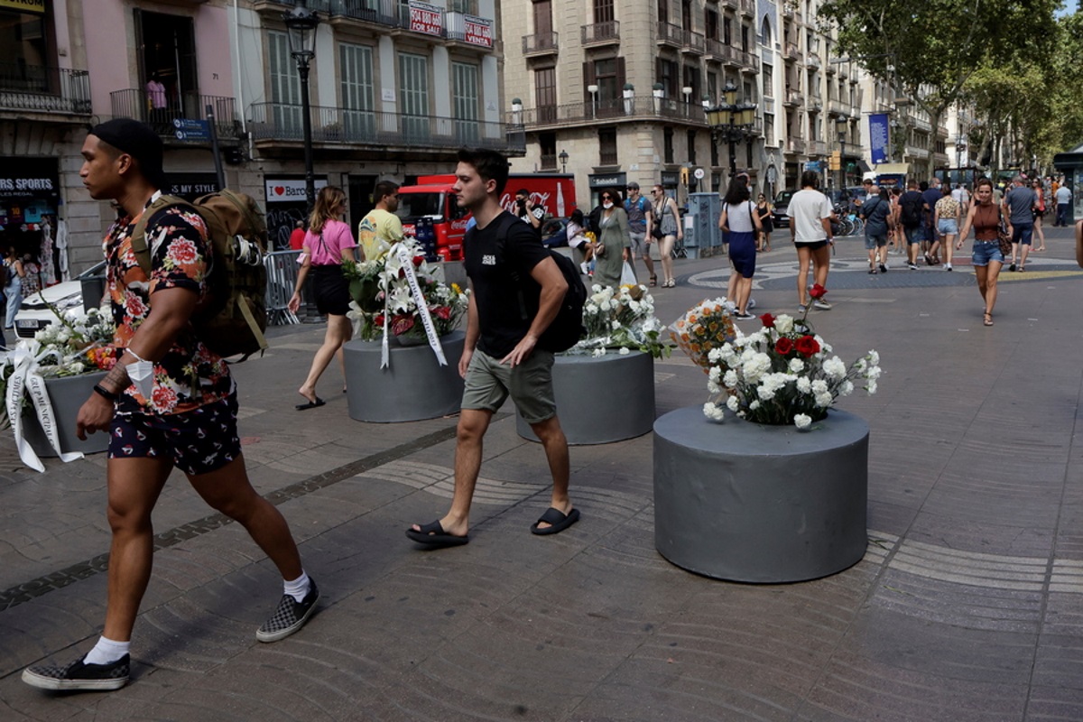 Βαρκελώνη: Τίμησαν τα θύματα των τζιχαντιστικών επιθέσεων στη Ράμπλας και το Καμπρίλς