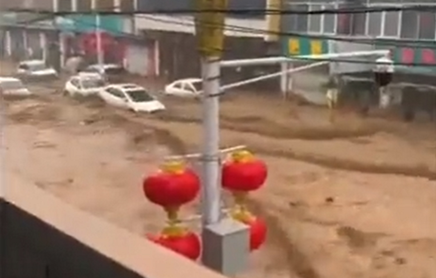 Κίνα: Τουλάχιστον 16 νεκροί και 36 αγνοούμενοι από σφοδρές πλημμύρες