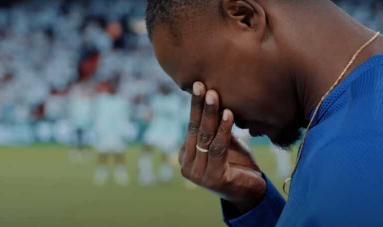 Απίστευτη αποθέωση για πρώην παίκτη του Παναθηναϊκού - Ξέσπασε σε κλάματα μπροστά στους οπαδούς