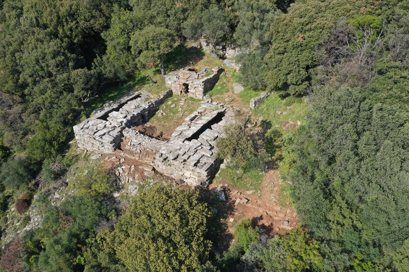 Το συγκρότημα δρακόσπιτων στην θέση Πάλλη-Λάκα