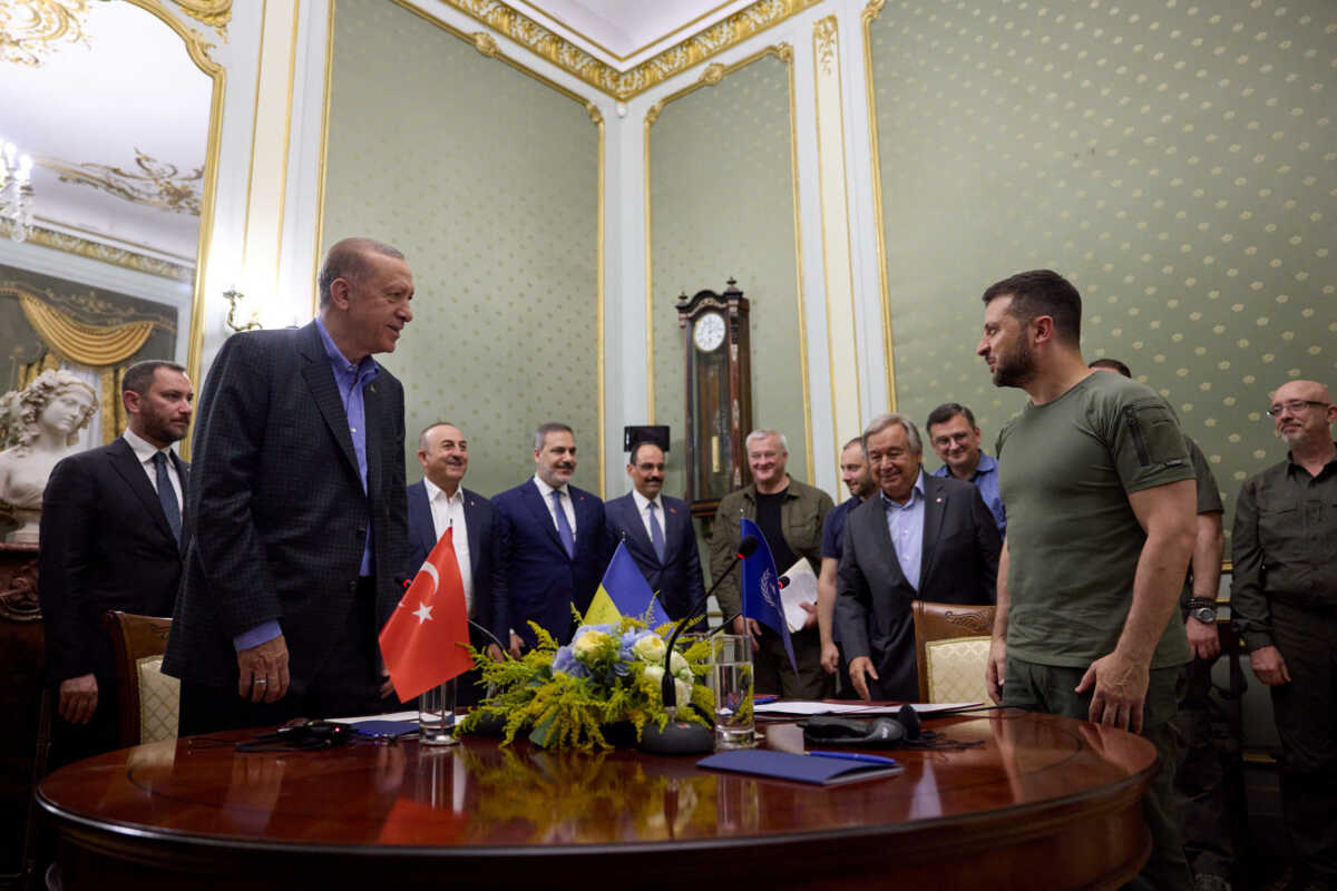 Ukraine's President Volodymyr Zelenskiy, Turkish President Tayyip Erdogan and U.N. Secretary-General Antonio Guterres attend a meeting, amid Russia's attack on Ukraine, in Lviv, Ukraine August 18, 2022. Ukrainian Presidential Press Service