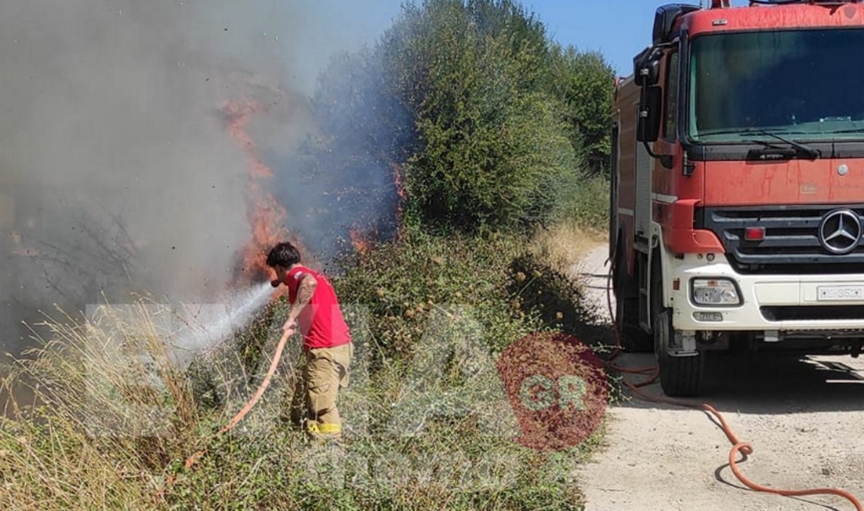 Φωτιά στη Βόρεια Εύβοια στην περιοχή Άγιος Αιδηψού