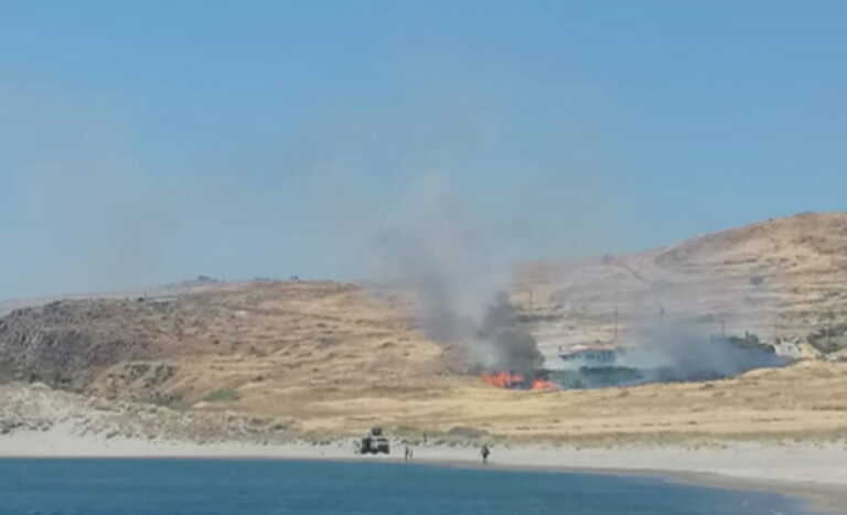 30 πυροσβέστες και 2 αεροσκάφη στη μάχη με τη φωτιά στη Λήμνο - «Εχθρός» ο δυνατός αέρας