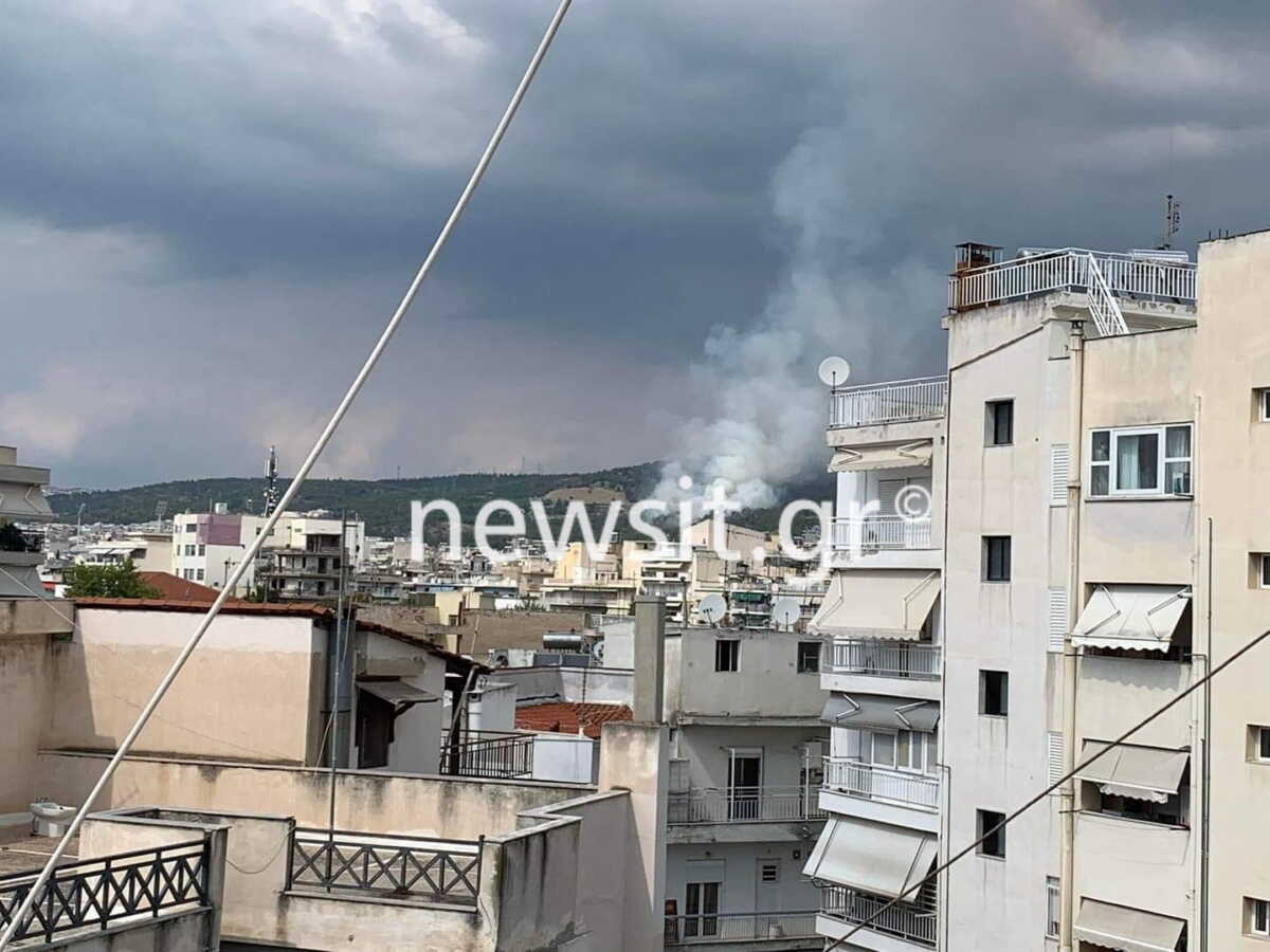 Θεσσαλονίκη: Φωτιά στο Σέιχ Σου – Δείτε το σύννεφο καπνού που αρχίζει να σκεπάζει την πόλη