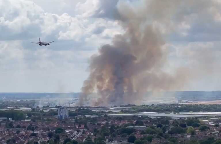 Βρετανία: Μεγάλη φωτιά κοντά στο αεροδρόμιο Χίθροου - Εκτροπή πτήσεων