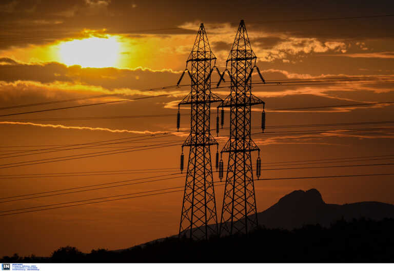 Ηλεκτρικό ρεύμα: Έρχονται μειώσεις στους λογαριασμούς ρεύματος – Ανακοινώνονται τα νέα τιμολόγια