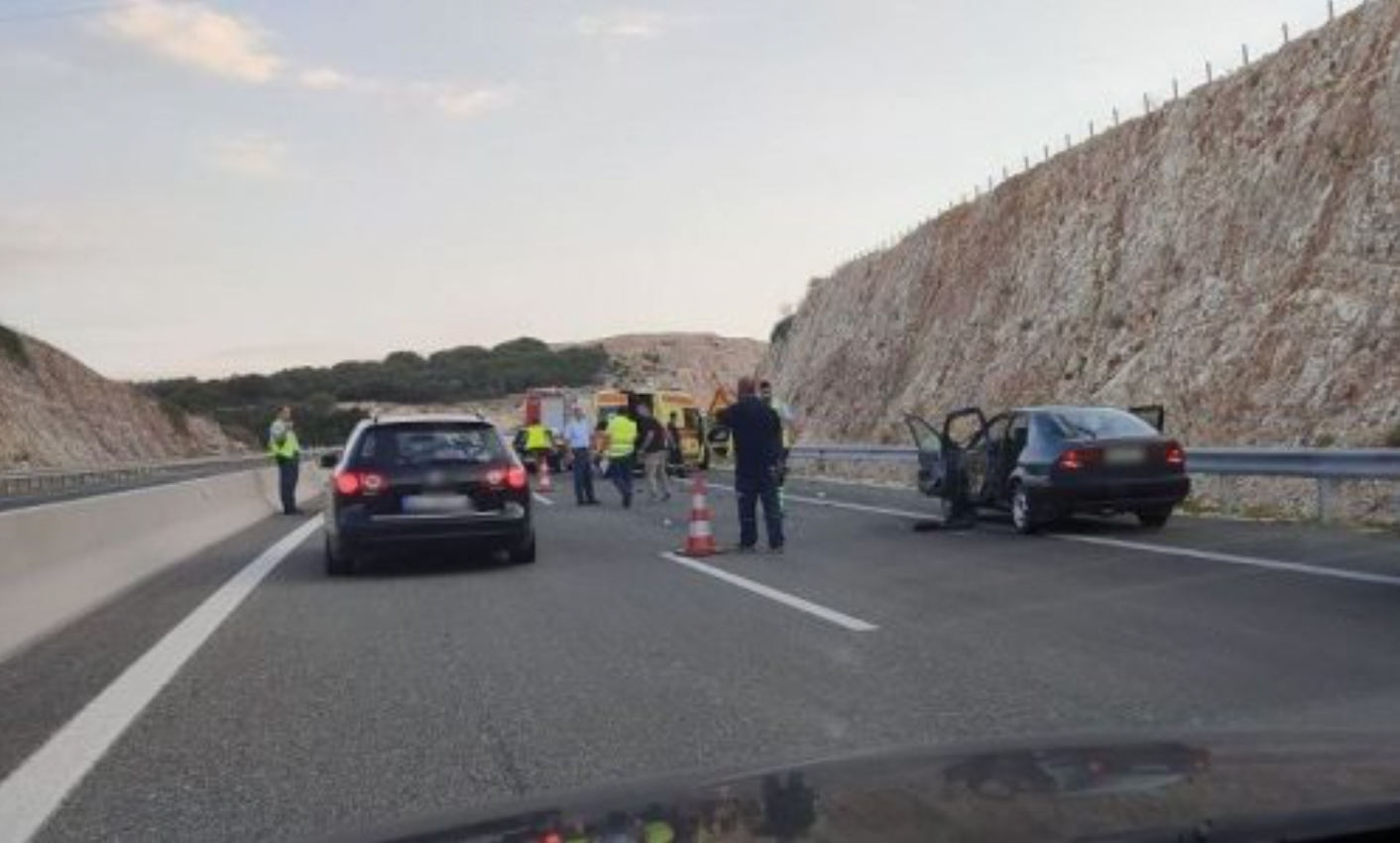 Τραγωδία στην Ιονία Οδό: Τροχαίο με δυο νεκρούς – ΙΧ παρέσυρε ζευγάρι μπροστά στα παιδιά τους