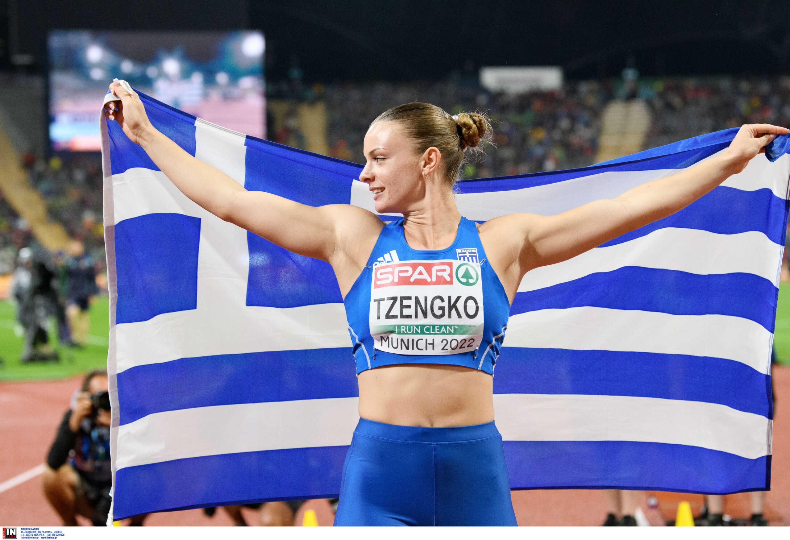 Ελίνα Τζένγκο: «Eτοιμαζόμουν και τελευταία στιγμή δεν πήγαινα στον αγώνα γιατί δεν είχα την ελληνική υπηκοότητα»