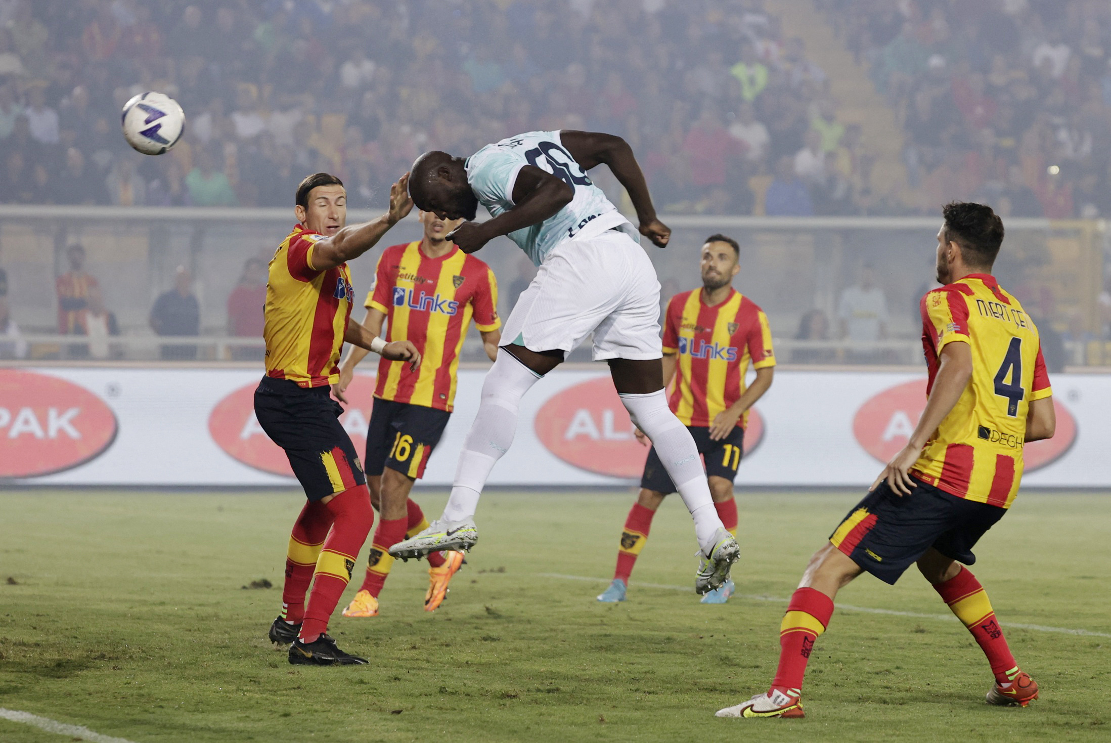 Soccer Football - Serie A - Lecce v Inter Milan - Stadio Via del mare, Leece, Italy - August 13, 2022  Inter Milan's Romelu Lukaku scores their first goal REUTERS