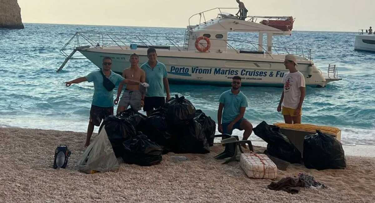 Ζάκυνθος: Οι ιδιοκτήτες σκαφών μάζεψαν τα σκουπίδια από το διάσημο «Ναυάγιο»