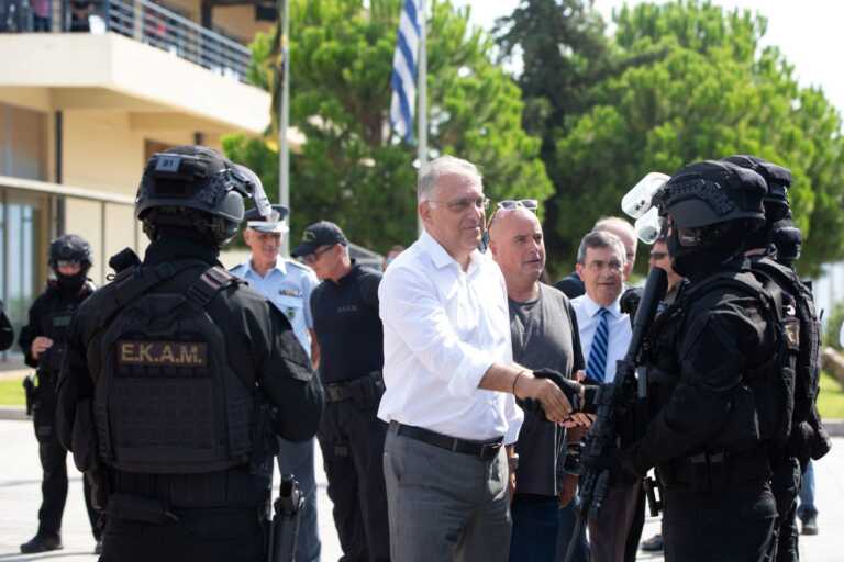 Τάκης Θεοδωρικάκος: «Καθοριστική η προσφορά του Ιδρύματος Σταύρος Νιάρχος στην Ελληνική Αστυνομία»
