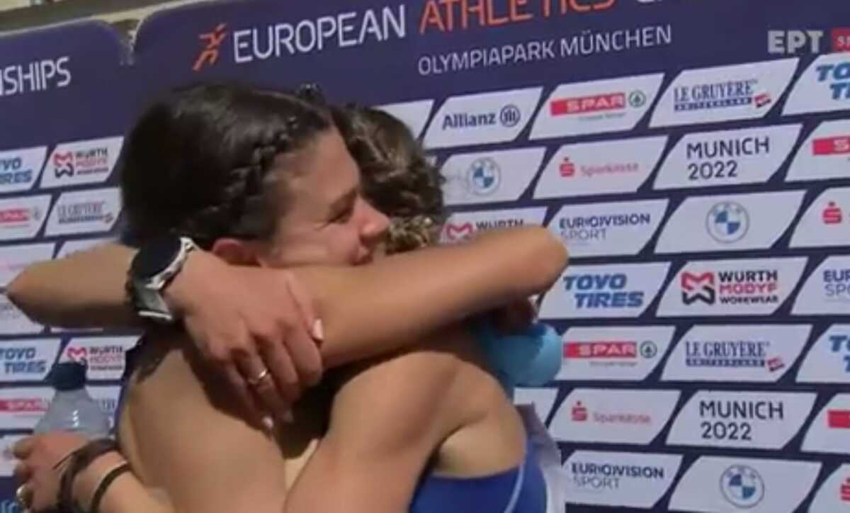 Ευρωπαϊκό πρωτάθλημα στίβου – Αντιγόνη Ντρισμπιώτη: Φοβερή εικόνα με την Έφη Κουρκουτσάκη να πέφτει συγκινημένη στην αγκαλιά της