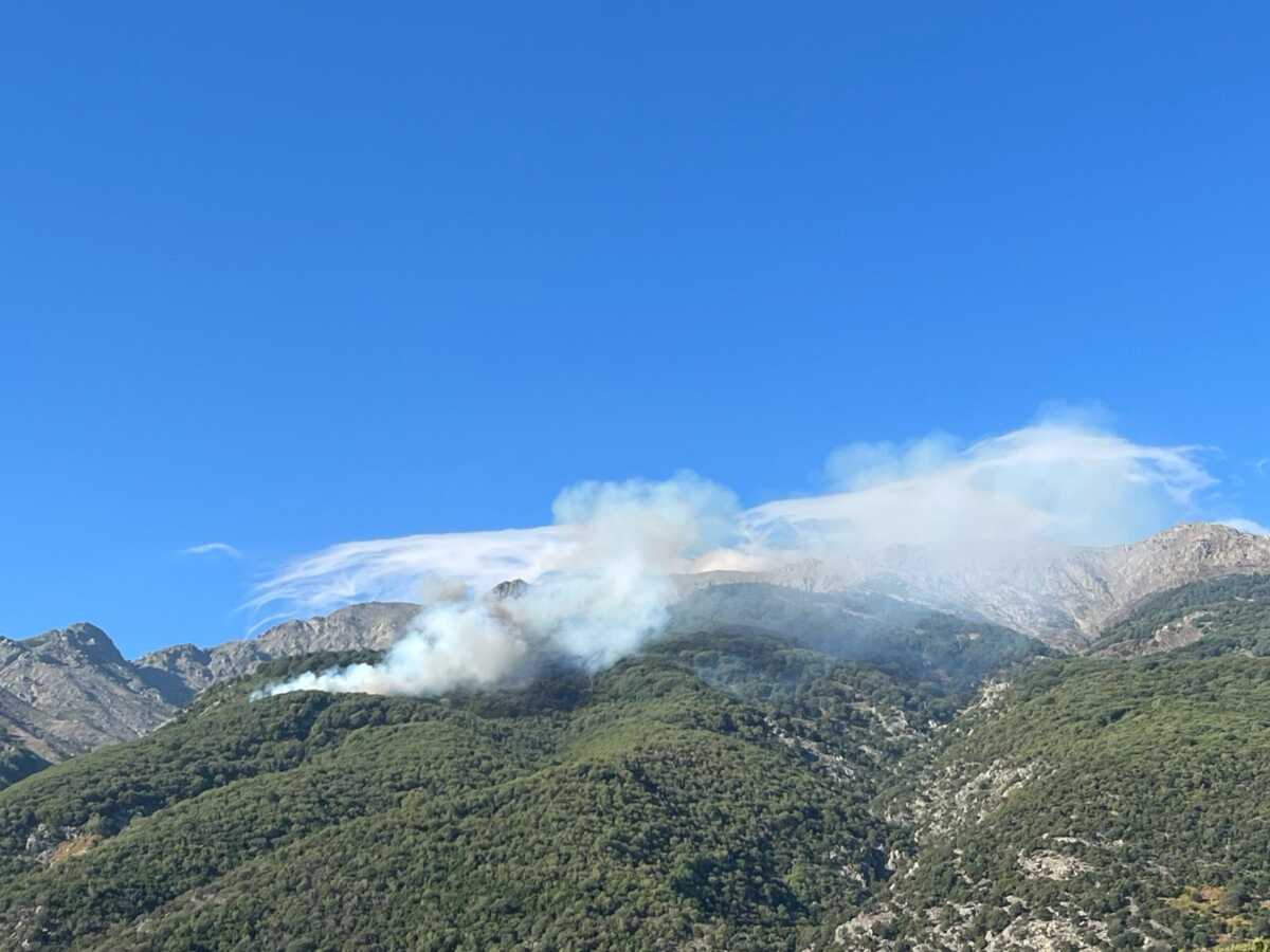 Σαμοθράκη: Σε ύφεση η φωτιά στις Πηγές Γριάς Βάθρας