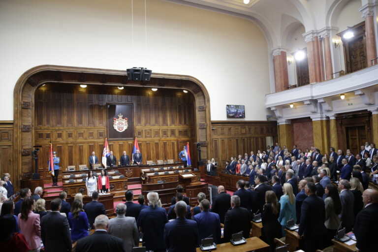 Σερβία: Σε σώμα συστάθηκε η νέα βουλή τέσσερις μήνες μετά τις βουλευτικές εκλογές