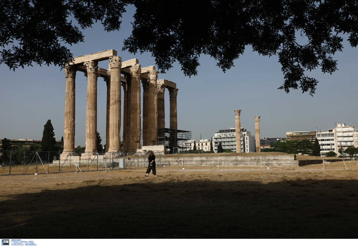 Στο αυτόφωρο δύο συλληφθέντες που έκλεψαν πορτοφόλι τουρίστα στους Στύλους του Ολυμπίου Διός