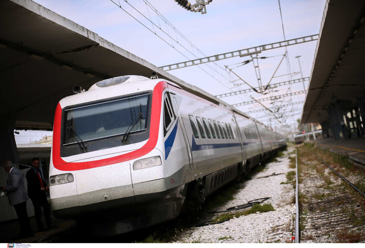 Εκτροχιασμός τρένου στην Τιθορέα – Δεν υπάρχουν τραυματισμοί