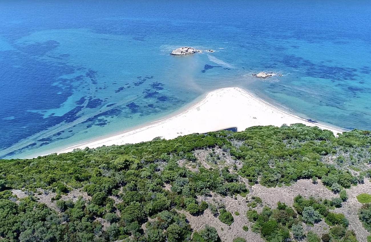 Τσουγκριάς: Αυτό είναι το νησί κοντά στη Σκιάθο που λάτρεψαν και ήθελαν να αγοράσουν οι Beatles