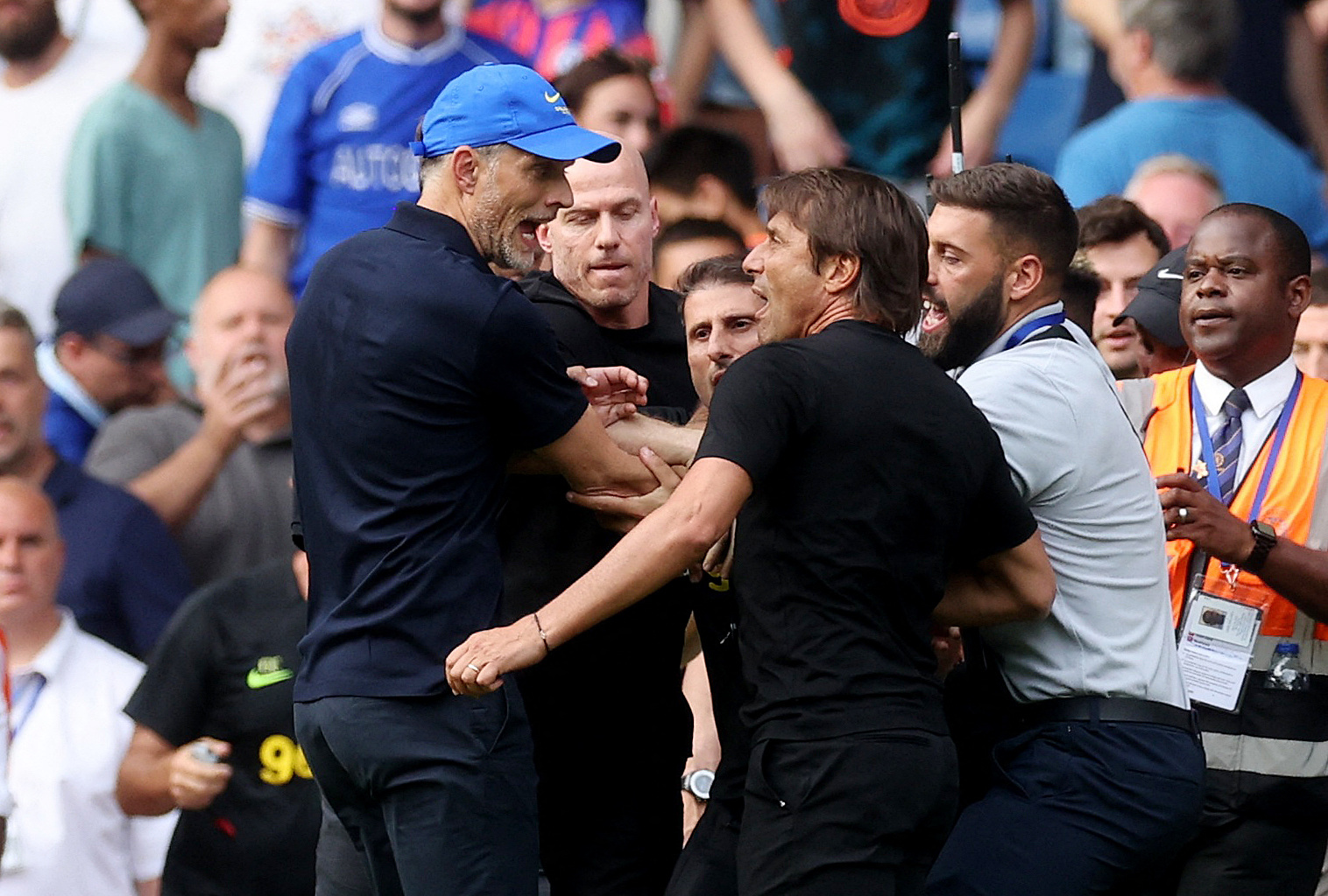 Soccer Football - Premier League - Chelsea v Tottenham Hotspur - Stamford Bridge, London, Britain - August 14, 2022 Chelsea manager Thomas Tuchel clashes with Tottenham Hotspur manager Antonio Conte after the match Action Images via Reuters