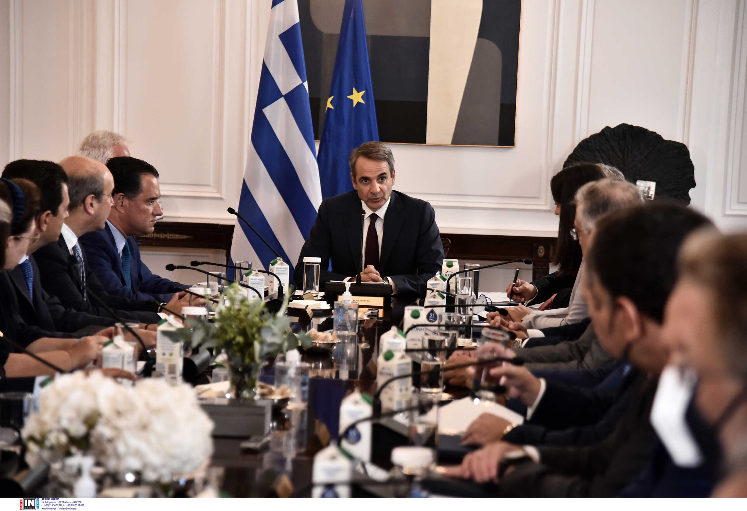 «Εκλογικό στρατηγείο» γίνεται το υπουργικό τους επόμενους 9 μήνες – Χαμόγελα από τα έσοδα του τουρισμού – Φρένο στην παροχολογία
