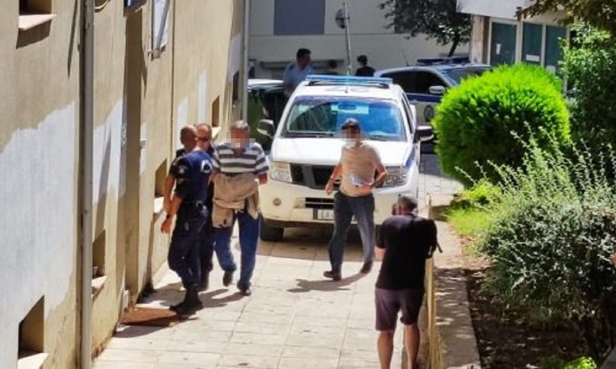 Ζίτσα: Παύεται ο αντιδήμαρχος μετά το περιστατικό με την κακοποίηση του γαϊδάρου – Η ανακοίνωση του Δήμου