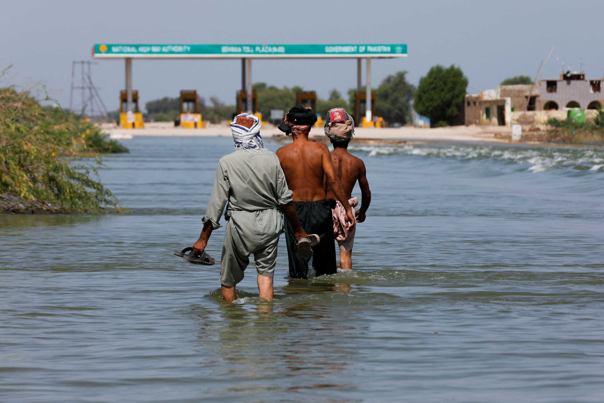 Πακιστάν: Τα στάσιμα νερά έχουν προκαλέσει σοβαρά προβλήματα υγείας στους πλημμυροπαθείς