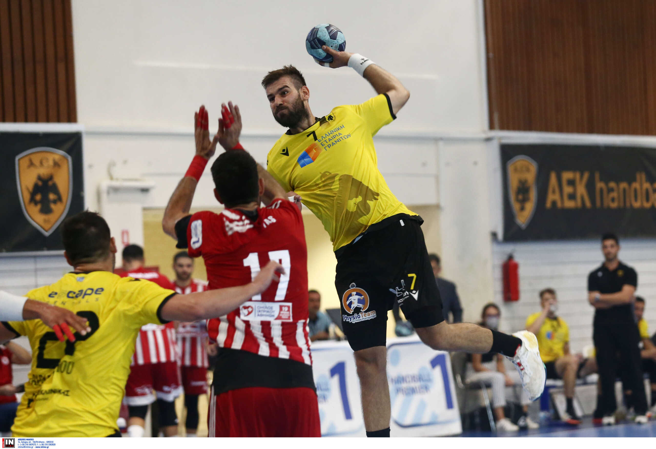 ΑΕΚ – Ολυμπιακός 25-22: Εντυπωσιακή πρεμιέρα στην Handball Premier
