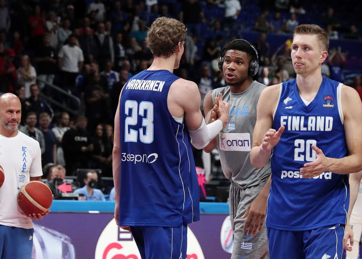 Γερμανία – Ελλάδα: Ο Γιάννης Αντετοκούνμπο μπήκε για προθέρμανση την ώρα που πανηγύριζαν οι Ισπανοί