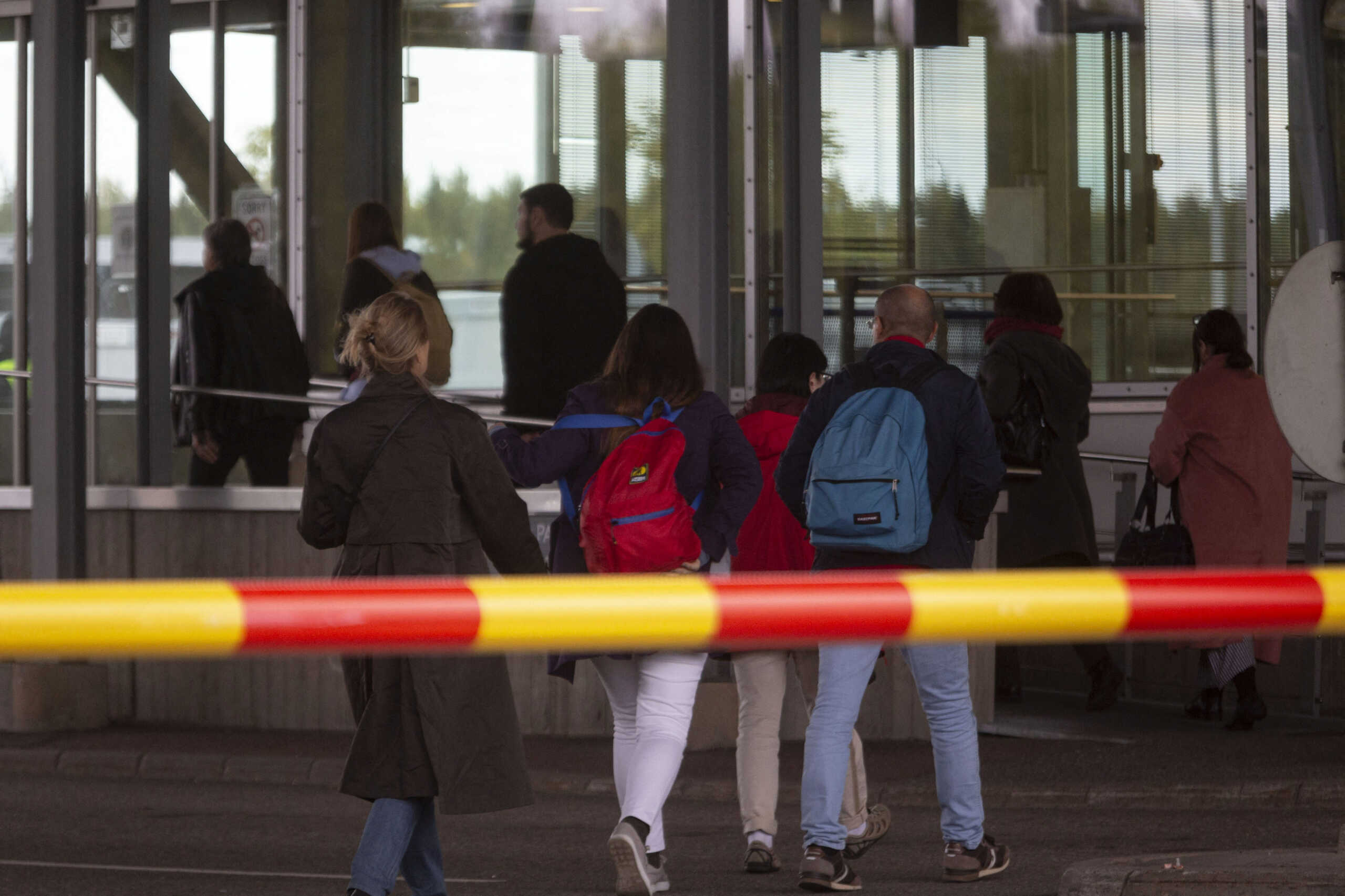 Passengers of a bus from Russia to Finland going to the border control at the Vaalimaa border check point in Virolahti, Finland, on September 23, 2022. Lehtikuva