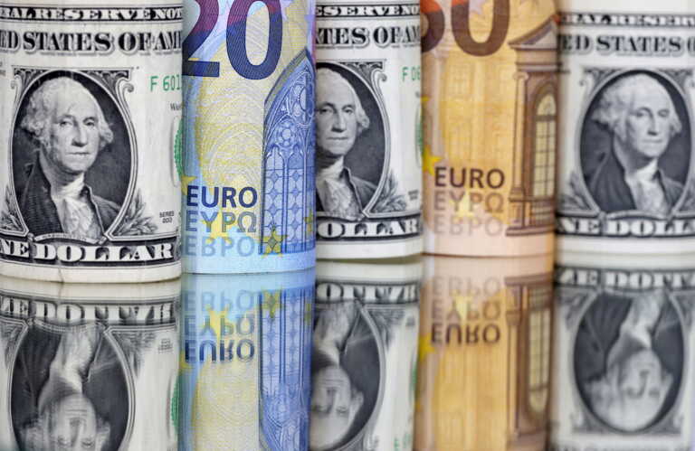 Καλπάζει σήμερα το ευρώ, φρενάρει το δολάριο - Ανεβαίνει και η βρετανική στερλίνα