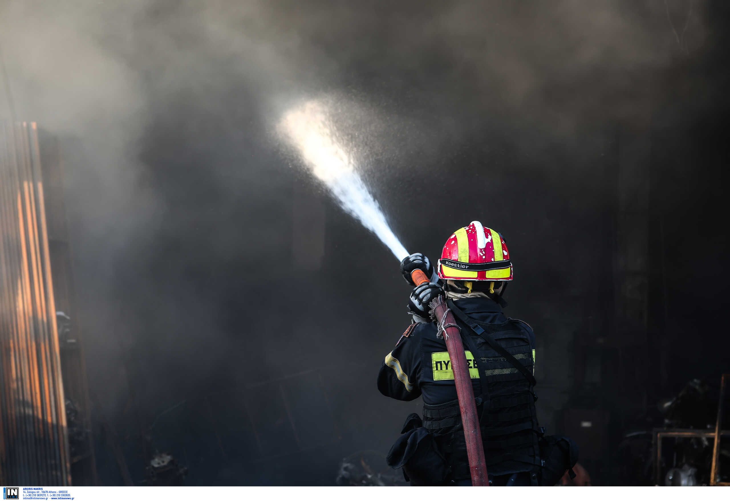 Φωτιά στον Μαραθώνα – Συναγερμός στην πυροσβεστική υπηρεσία