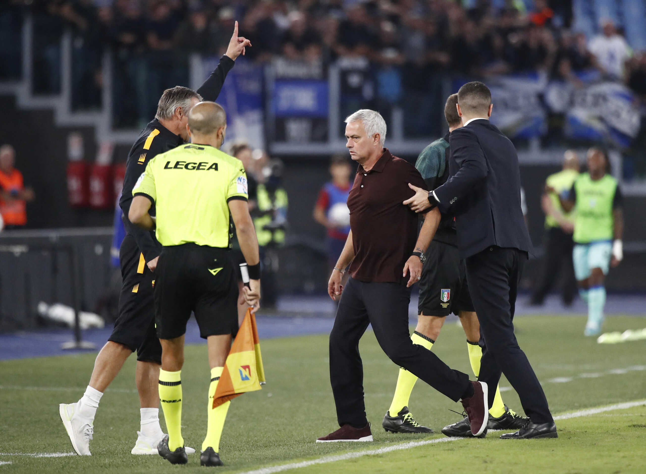Soccer Football - Serie A - AS Roma v Atalanta - Stadio Olimpico, Rome, Italy - September 18, 2022  AS Roma coach Jose Mourinho reacts after being shown a red card by referee Daniele Chiffi REUTERS