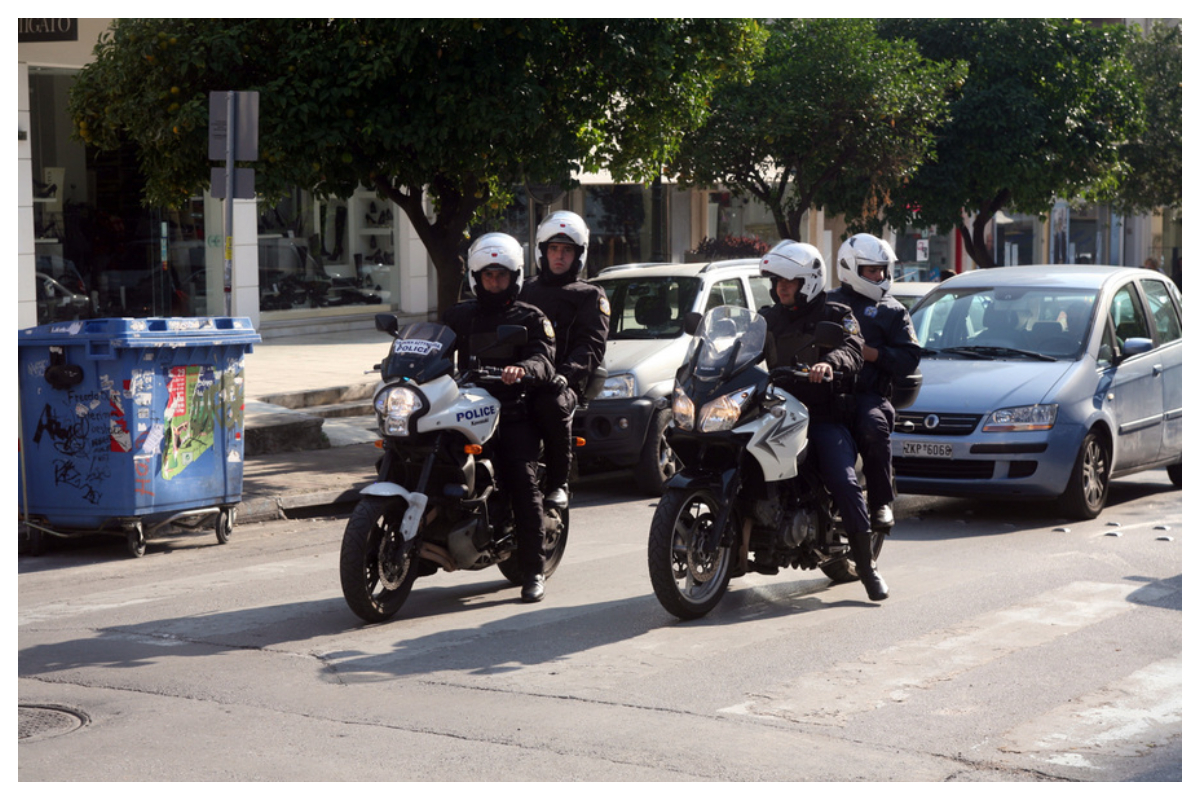 Μενίδι: Αυτοκίνητο εμβόλισε μοτοσικλέτα της ομάδας ΔΙΑΣ – Δύο αστυνομικοί στο νοσοκομείο